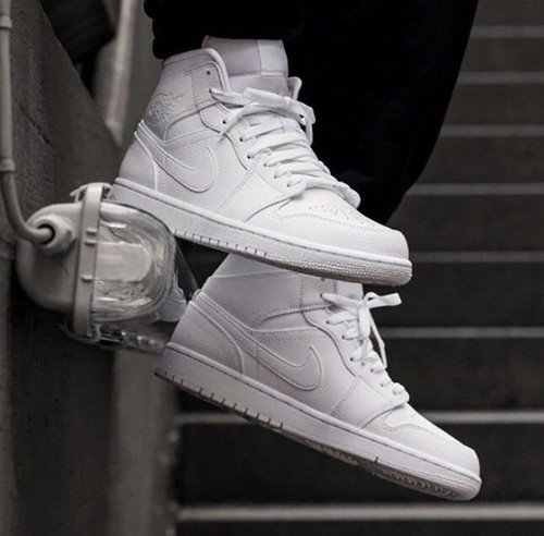 white j 1s